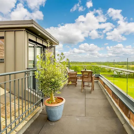 5 Bed In Carlisle 87447 度假居 Scotby
