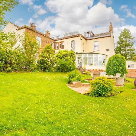 5 Bed In Carlisle 87447 Holiday home *