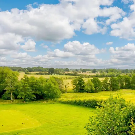 5 Bed In Carlisle 87447